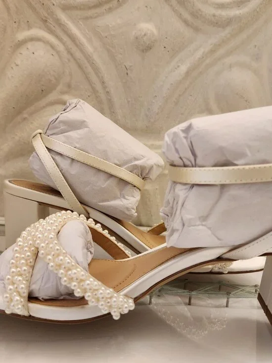 Jewel By Badgley Mischka "Ninnette" Ivory Satin Pearl Sandals. NIB. Size 6 - Picture 5 of 10